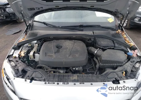 2017 Volvo V60 T5 Premier из США, поврежденный, VIN YV140MSK8H1343873